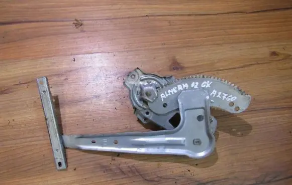 Nissan Almera N16 Sliding door window regulator with motor