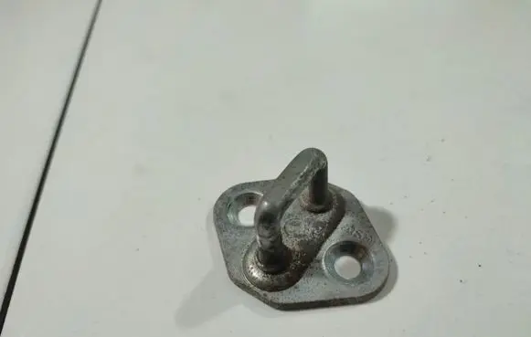 Toyota Avensis Verso Front door lock loop/hook striker 