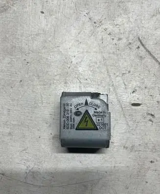 Mercedes-Benz E W211 Headlight ballast module Xenon 021661