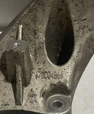 Maserati Ghibli Engine mounting bracket 670004866