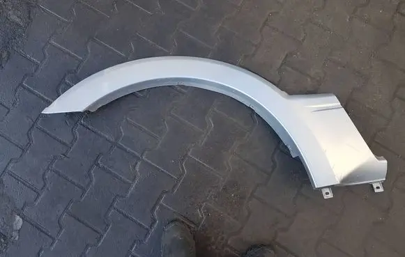 Mitsubishi Pajero Rear arch trim 