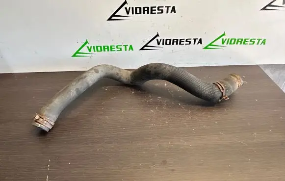 Coolant pipe/hose