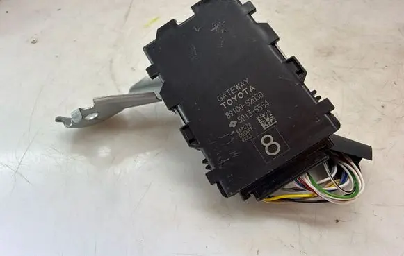 Toyota Yaris Gateway control module 8910052030