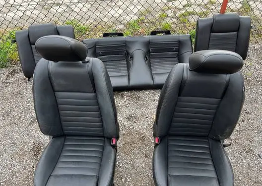 Ford Mustang V Seat set FOTELEMUST05