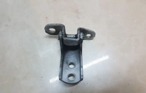 Lexus IS 220D-250-350 Front door upper hinge
