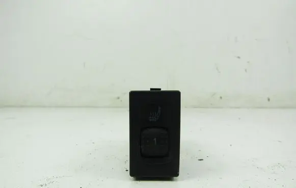 Volkswagen PASSAT B5.5 Seat heating switch 