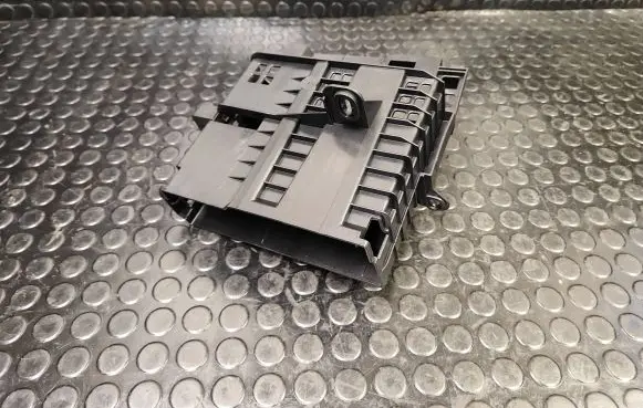 Audi Q5 SQ5 Navigation GPS unit bracket/holder 8R0035209B