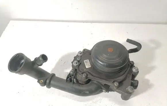Mercedes-Benz E W212 Water pump A6512006401