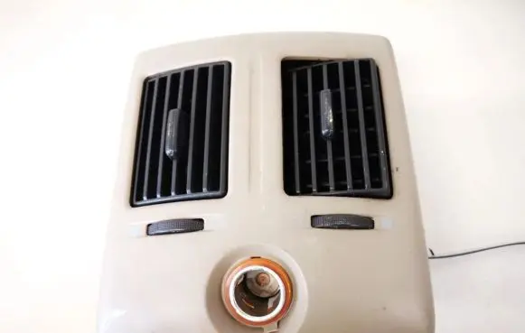 Toyota Avensis Verso Dash center air vent grill 1821941303