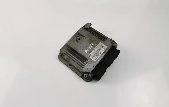 Toyota Yaris Engine control unit/module 896610DC30