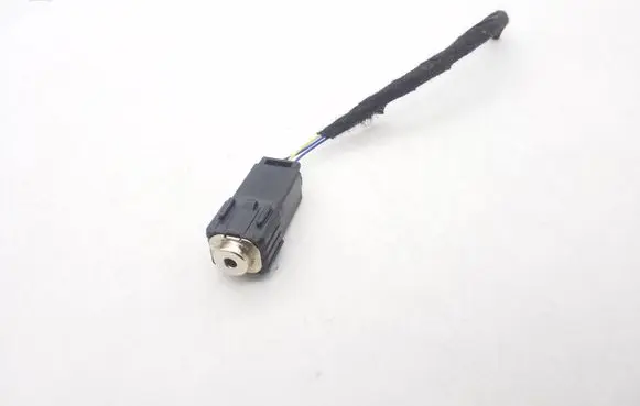 Ford Escape AUX in-socket connector 8L8T19A164AB