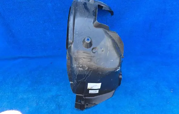 BMW 1 E82 E88 Front wheel arch liner splash guards 7166243