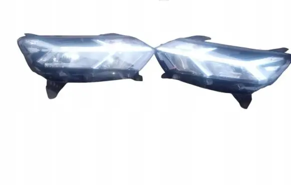 Dacia Sandero Headlight/headlamp 260102586R