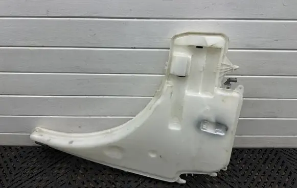 BMW 1 E82 E88 Windshield washer fluid reservoir/tank 7229536 45R015065