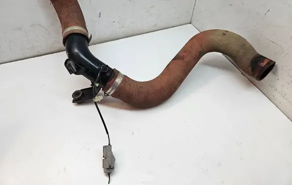 Intercooler hose/pipe