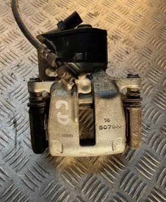 Volkswagen PASSAT CC Rear brake caliper 17L18666063
