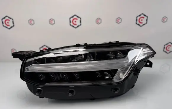Volvo XC90 Headlight/headlamp 31655807