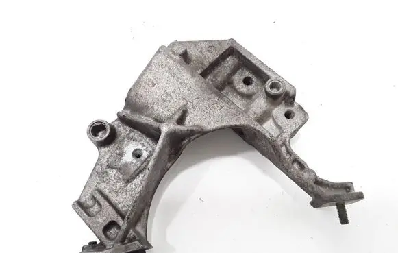 Citroen C5 Engine mounting bracket 9635969880