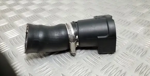 Volkswagen Golf Plus Turbo air intake inlet pipe/hose 03L131111J 1K0145828T