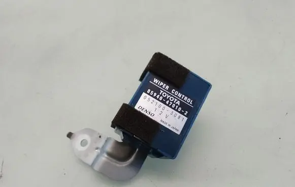 Toyota Prius (NHW20) Window control relay 85940470102