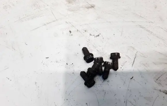 Volkswagen PASSAT B6 Nuts/bolts 