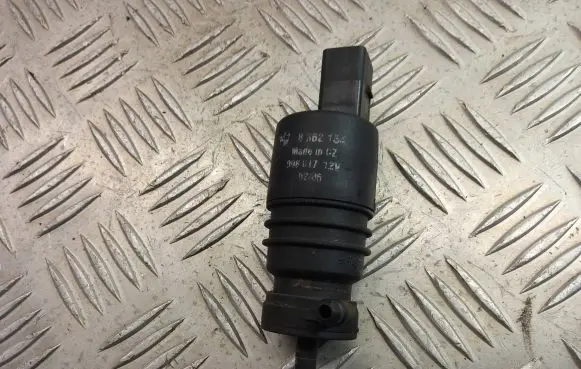 BMW X5 E53 Windscreen/windshield washer pump 8362154