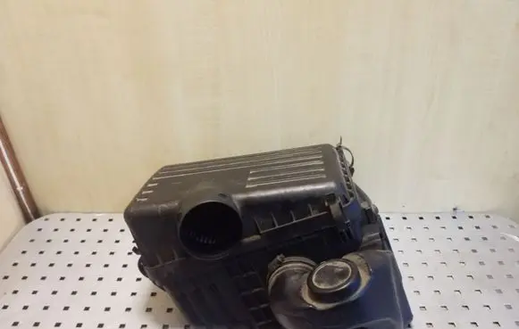 Opel Frontera B Air filter box 897187614 8971389621