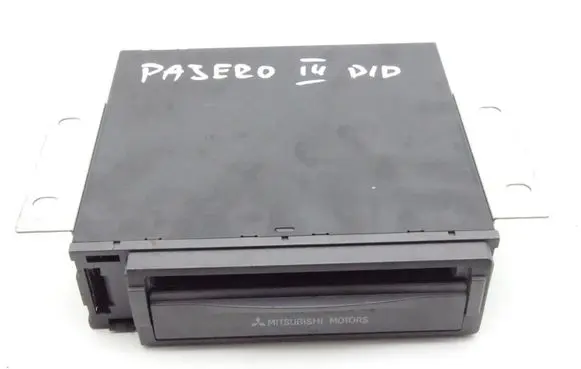 Mitsubishi Pajero Radio/CD/DVD/GPS head unit MZ312357