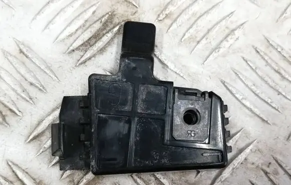 Renault Laguna III Front bumper mounting bracket P0017701 12345678