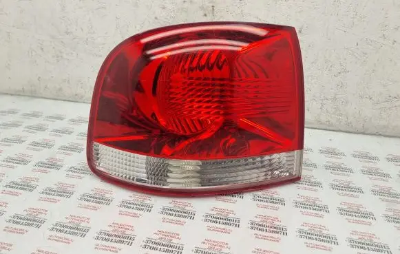 Volkswagen Touareg I Rear/tail lights 7L6945095K