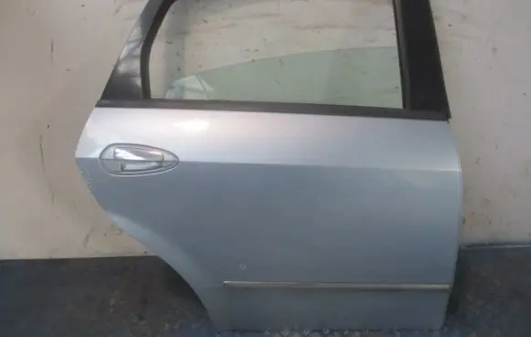 Fiat Linea Rear door
