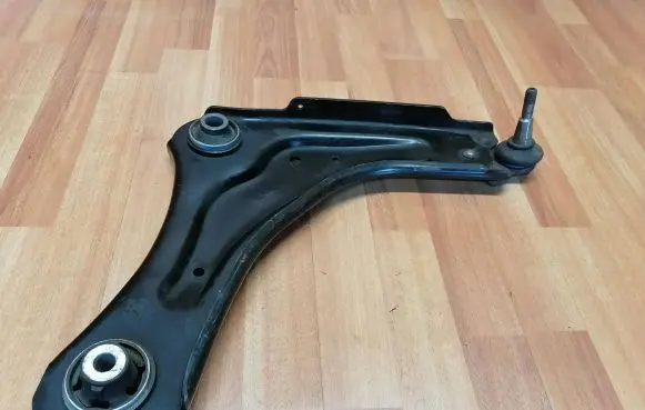 Renault Laguna III Front control arm 545000001R
