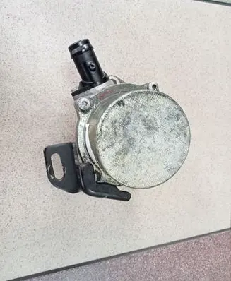 Renault Clio II Vacuum pump 82003271492299