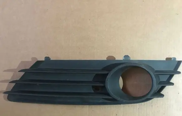 Opel Astra H Front bumper lower grill 13126025