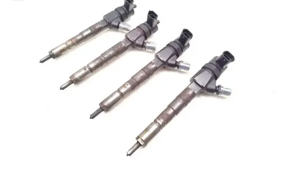 Opel Insignia A Fuel injectors set 0445110327