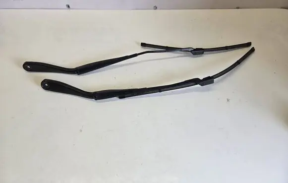 BMW M8 F93 Gran Coupe Front wiper blade arm 743485409 74486409
