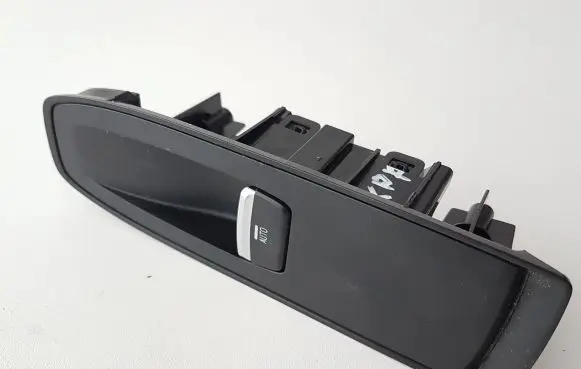 Subaru Forester SK Electric window control switch 83071FL250