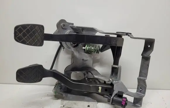 Audi A4 S4 B8 8K Pedal assembly 8K1721117