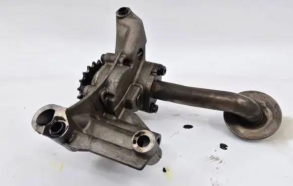 Volkswagen Caddy Oil pump 038115105C