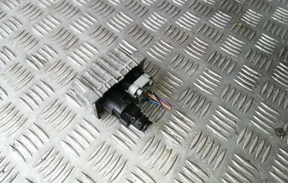 Glow plug pre-heat relay