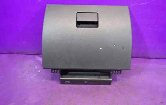 Ford Fusion Glove box