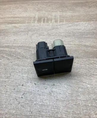 Ford Mondeo Mk III Tailgate opening switch 1S7T19B514AA