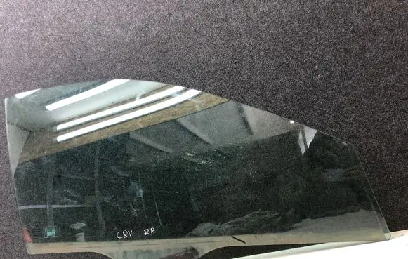 Honda CR-V Front door window glass four-door E643R00050 DOT24M62AS2