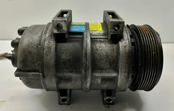 Volvo V70 Air conditioning (A/C) compressor (pump) 9171996