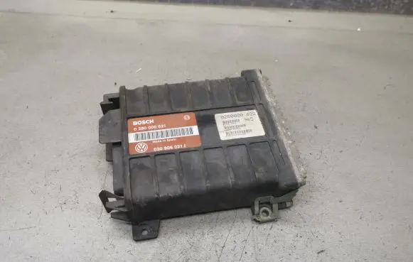 Volkswagen Golf II Engine control unit/module 0280000621 030906021J