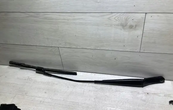 Skoda Superb B8 (3V) Front wiper blade arm 3V1955410