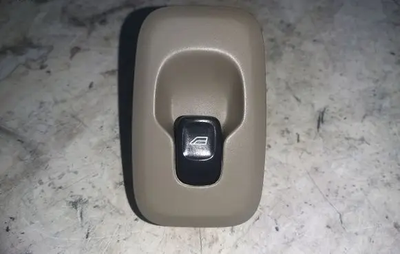 Volvo XC90 Electric window control switch 8685288