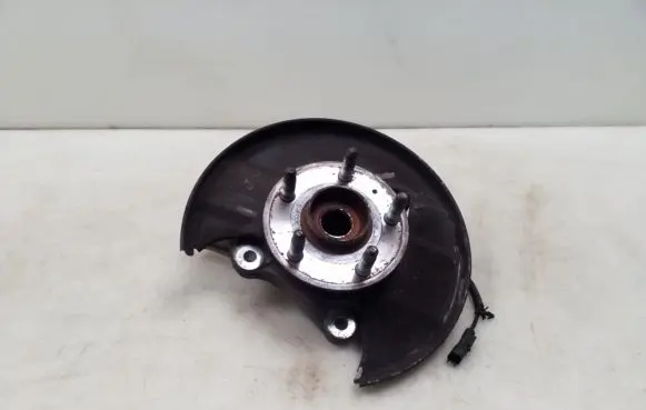 Front wheel hub