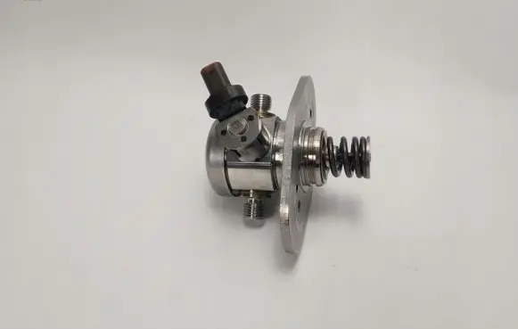 BMW 3 G20 G21 Fuel injection high pressure pump 0261520521