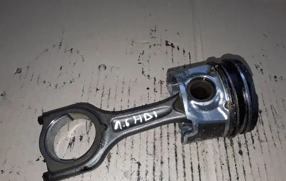 Peugeot 307 Piston with connecting rod 74L53 424 142